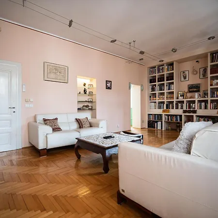 Hall Prestige 2bdr *